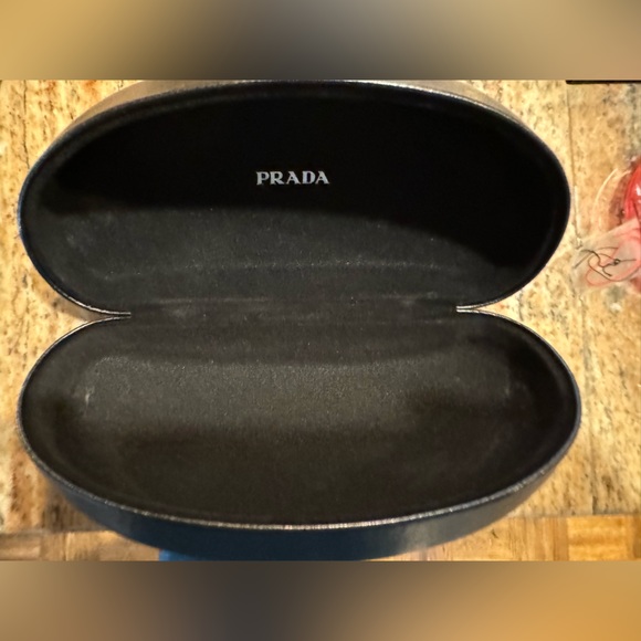 Beautiful gold-rimmed Prada sunglasses with logo. Case and cloth included! - Picture 11 of 16